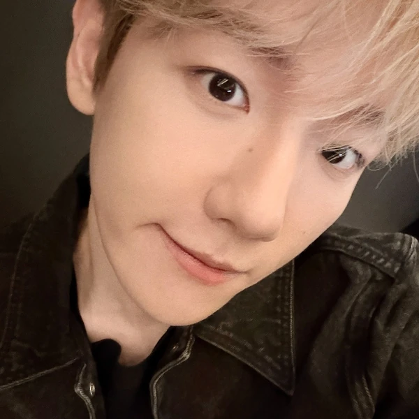 백현 (EXO) 팬심 가득한 인기 사진