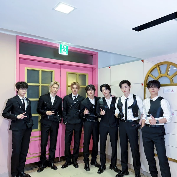 充满粉丝爱意的NI-KI (ENHYPEN)人气照片