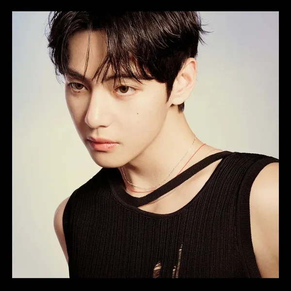 오늘 가장 사랑받은 뷔 (방탄소년단)의 모습