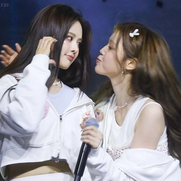 今日最も愛されたバン・ジミン (izna)の姿