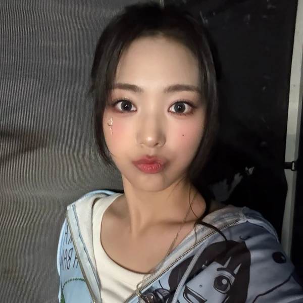 시연 (QWER) 팬심 가득한 인기 사진