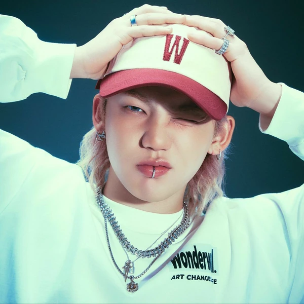 Penampilan Choi Hyunsuk (TREASURE) yang Paling Dicintai Hari Ini
