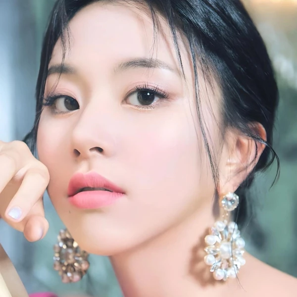 今天最受喜爱的彩瑛 (TWICE)