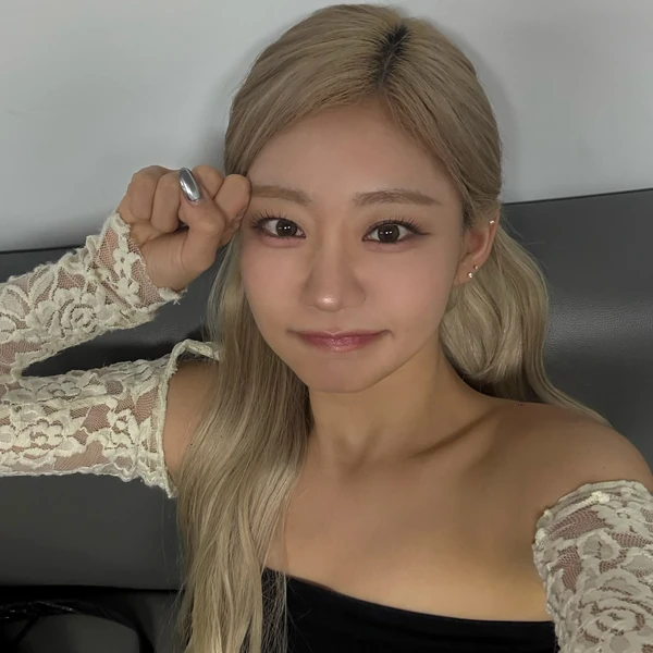 充满粉丝爱意的Julie (KISS OF LIFE)人气照片