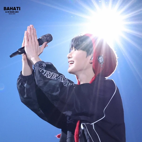 Foto Populer Penuh Cinta untuk Junkyu (TREASURE)