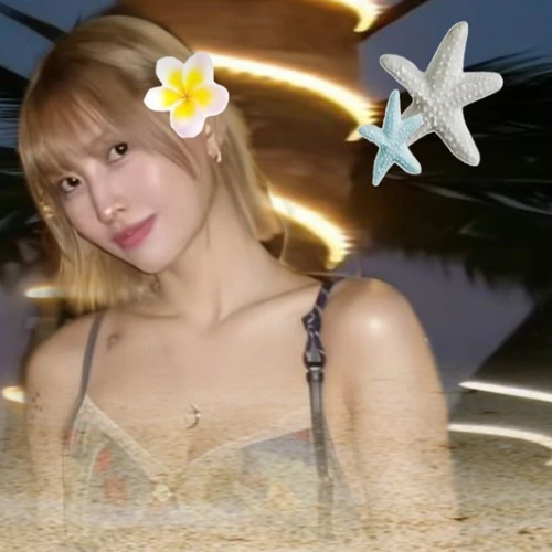 오늘 가장 사랑받은 모모 (TWICE)의 모습