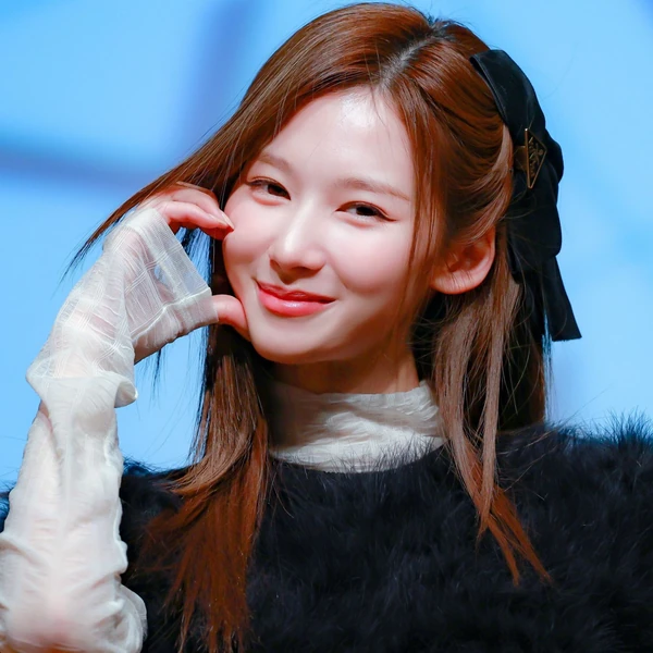 今天最受喜爱的Sana (TWICE)