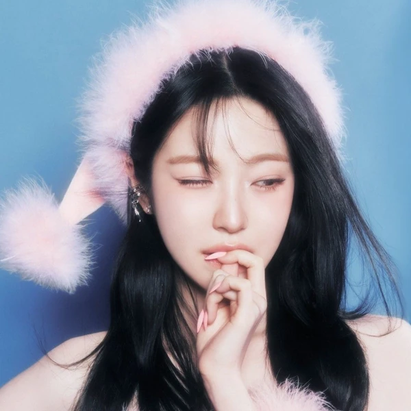 Top Photo Full of Baek Jiheon (fromis_9) Love