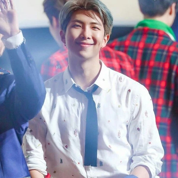 粉丝票选的RM (防弹少年团)最佳瞬间