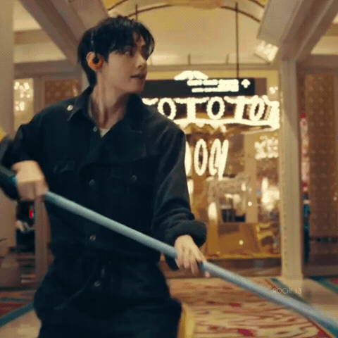 Fans' Pick: Best Moment of V (BTS)