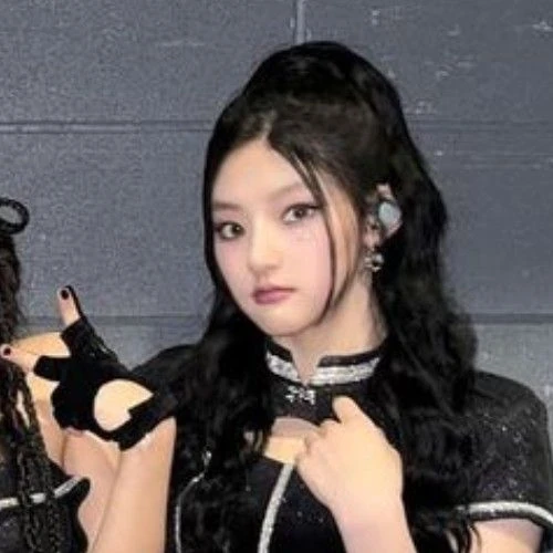 Today's Most Loved KISS OF LIFE