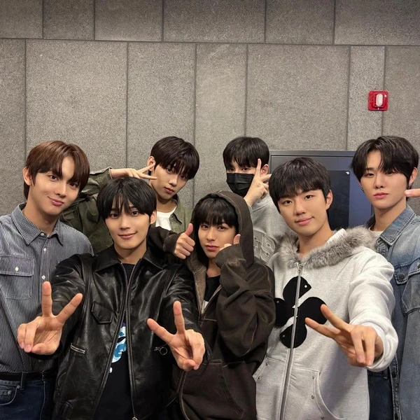 Top Photo Full of EVNNE Love