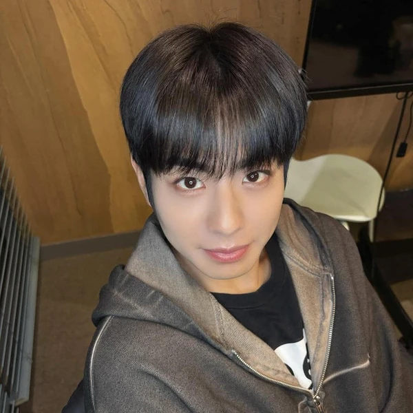 Today's Most Loved Keita (EVNNE)