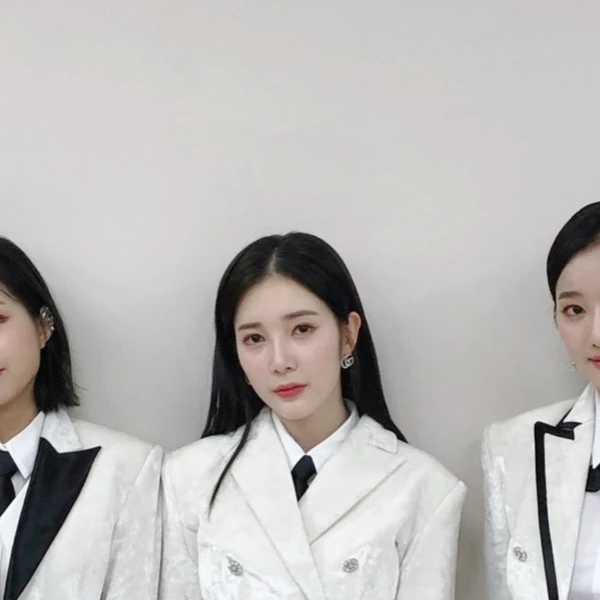 Top Photo Full of April Love