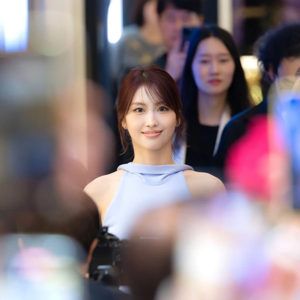 오늘 가장 사랑받은 모모 (TWICE)의 모습