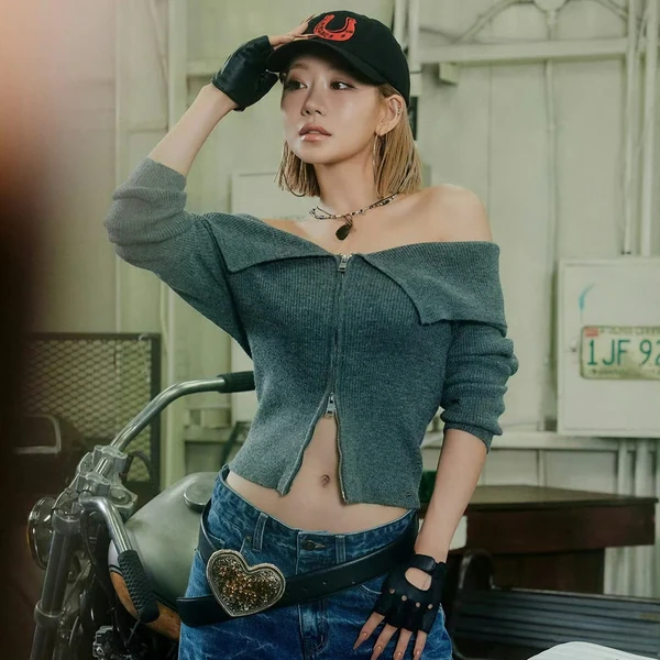 Today's Most Loved Julie (KISS OF LIFE)