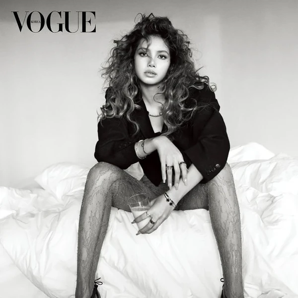 오늘 가장 사랑받은 리사 (BLACKPINK)의 모습