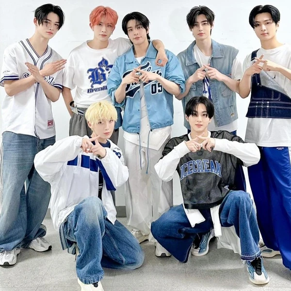 Foto Populer Penuh Cinta untuk ENHYPEN