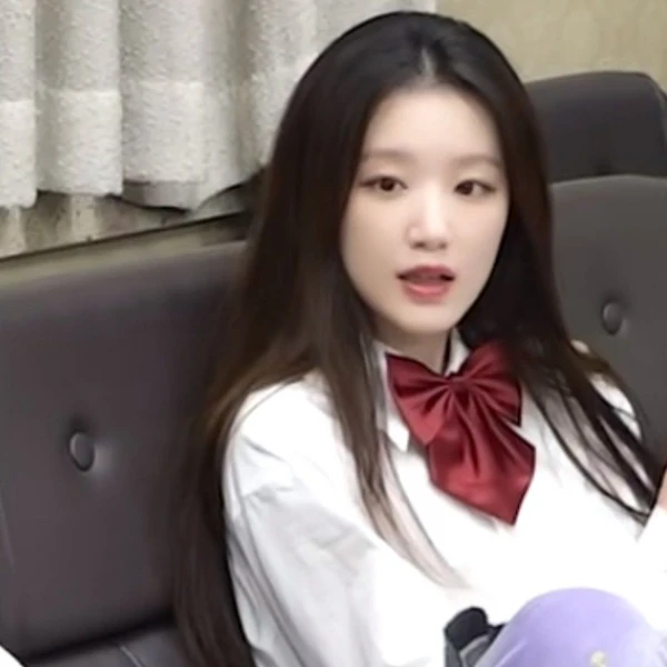 Foto Populer Penuh Cinta untuk i-dle