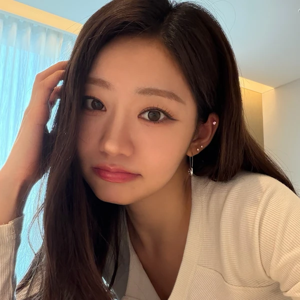 Top Photo Full of Julie (KISS OF LIFE) Love