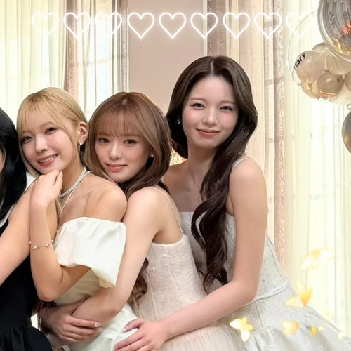 Penampilan NiziU yang Paling Dicintai Hari Ini