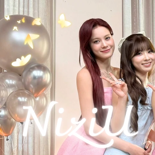 Foto Populer Penuh Cinta untuk NiziU