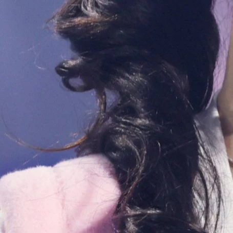 充满粉丝爱意的Rei (IVE)人气照片