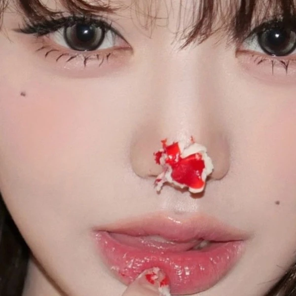 Signature photo of Jang Wonyoung (IVE) capturing their charm