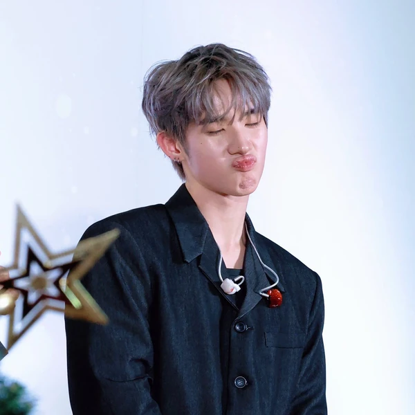 Top Photo Full of Hong (LYKN) Love