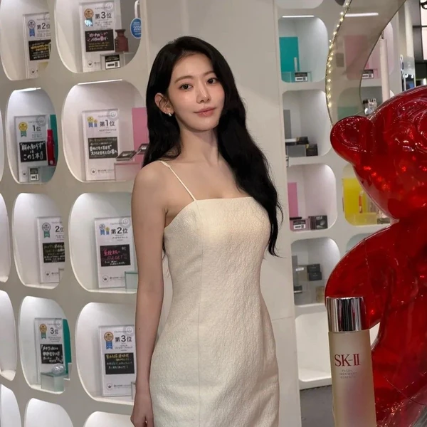 Top Photo Full of Sakura (LE SSERAFIM) Love