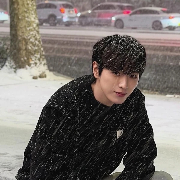 Today's Most Loved Yonghee (CIX)