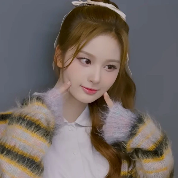 Shining profile picture of NMIXX on today's Choeaedol