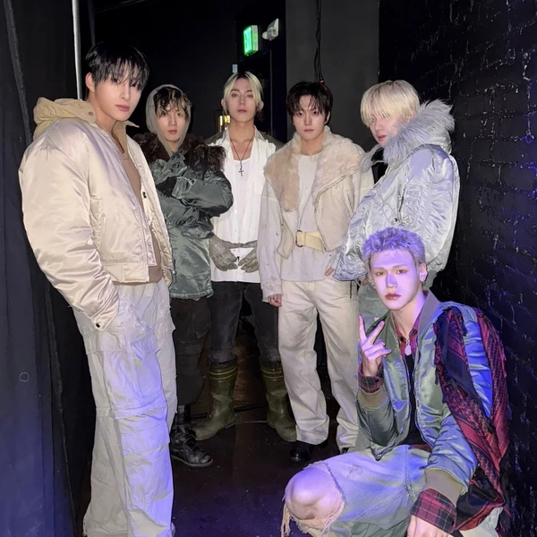 Foto Populer Penuh Cinta untuk JUST B