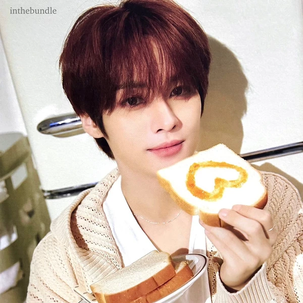 Today's Most Loved Lee Know (Stray Kids)