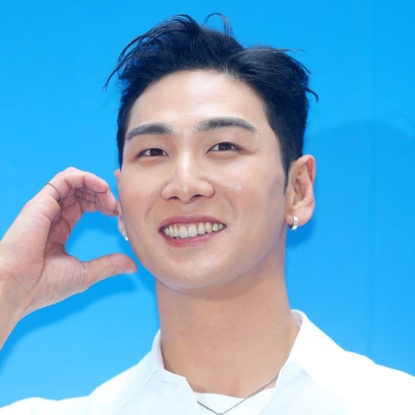 Top Photo Full of Baekho Love