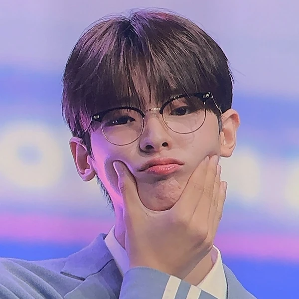 Today's Most Loved Kang Woojin