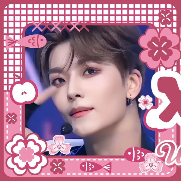 Signature photo of He Xinlong (ALPHA DRIVE ONE) capturing their charm