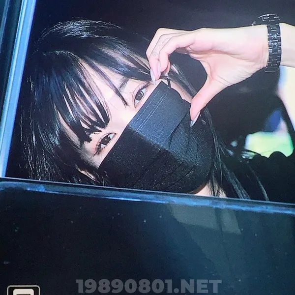 Top Photo Full of Tiffany Young (Girls' Generation) Love