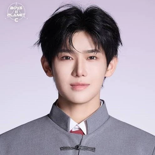 Top Photo Full of Yi Chen Love