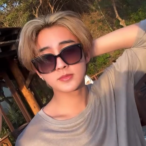 Today's Most Loved Heart (BUS)