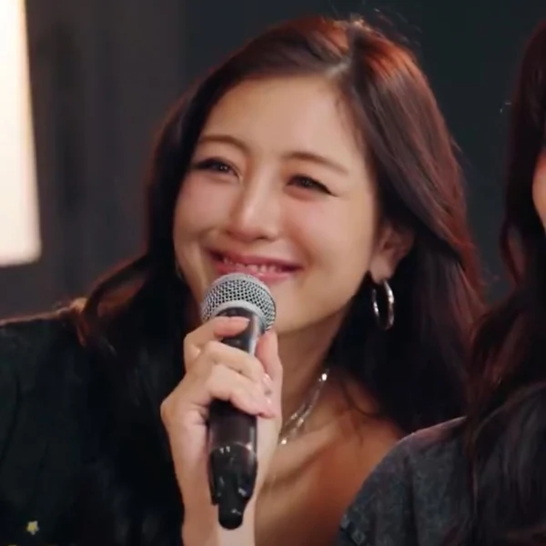 오늘 가장 사랑받은 지효 (TWICE)의 모습