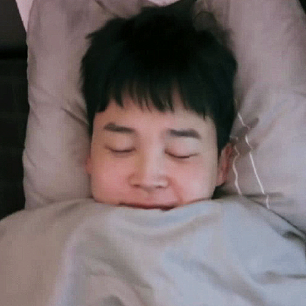 오늘 가장 사랑받은 지민 (방탄소년단)의 모습