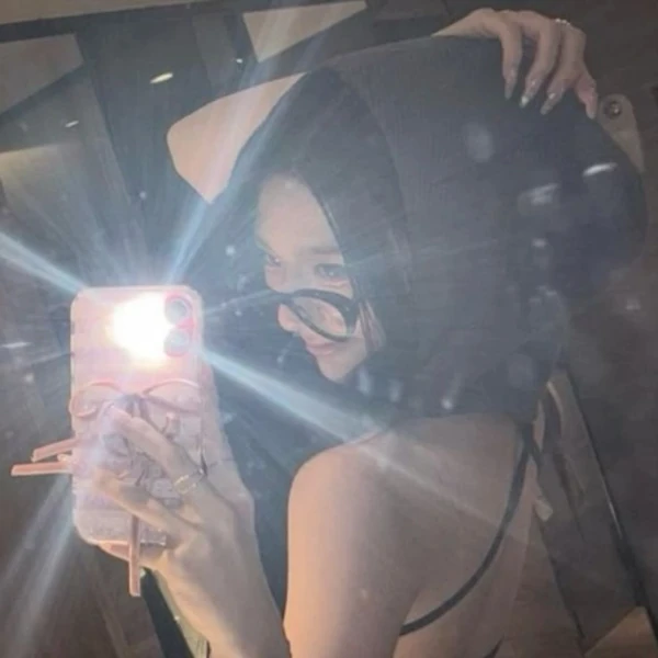 Signature photo of Xinyu (tripleS) capturing their charm