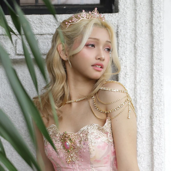 Shining profile picture of Gehlee (UNIS) on today's Choeaedol