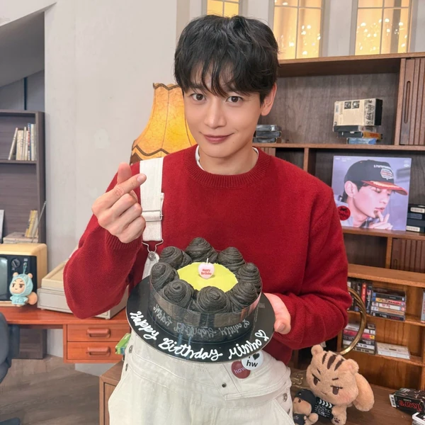 오늘 가장 사랑받은 민호 (샤이니)의 모습