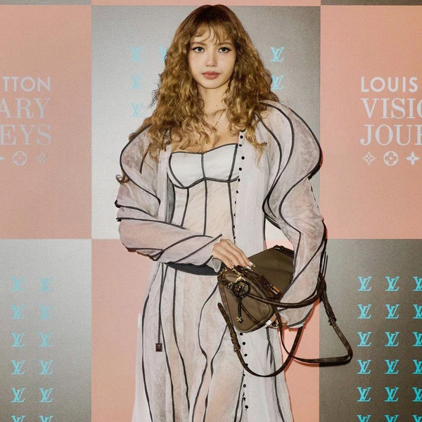 리사 (BLACKPINK) 팬심 가득한 인기 사진