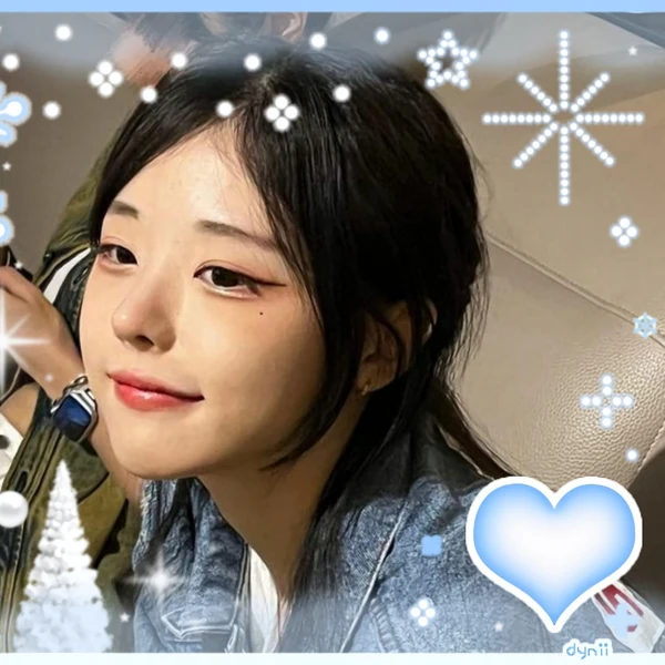 Top Photo Full of Hina (QWER) Love