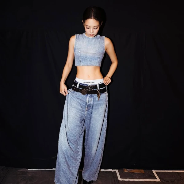 제니 (BLACKPINK) 팬심 가득한 인기 사진