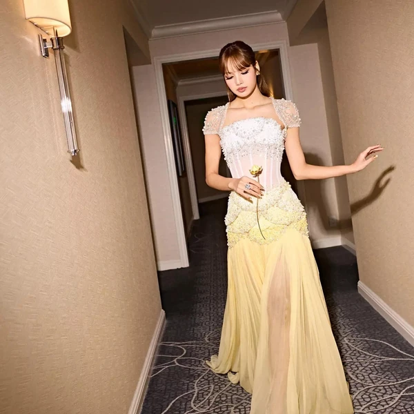 Penampilan Lisa (BLACKPINK) yang Paling Dicintai Hari Ini