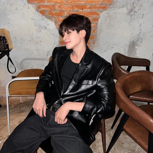 今日最受喜愛的Winston (HORI7ON)